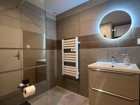 apparemment avec jardin