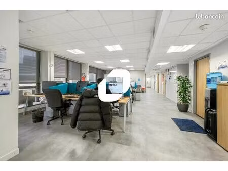 bureaux 361 m²