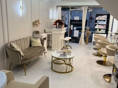 salon de coiffure haut-de-gamme à faible loyer