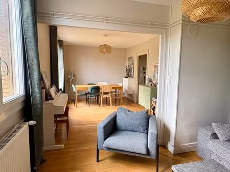 t2 lumineux de 52 m² - proche tram & cité de la gastronomie