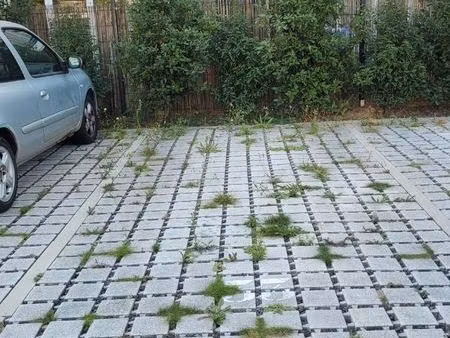 place de parking extérieur 12m2