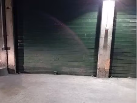 ? garage intérieur fermé sécurisé