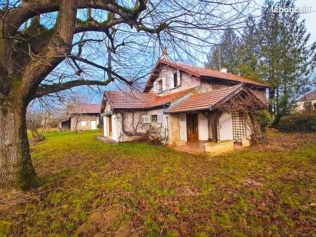 maison 8 pièces 142 m²