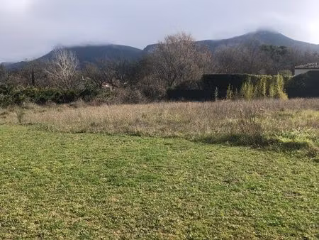 terrain 1902m2 trets