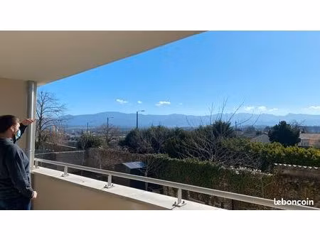 t2 49m²+ grande terrasse avec belle vue