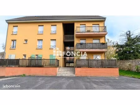 roissy en france / f2 en parfait etat