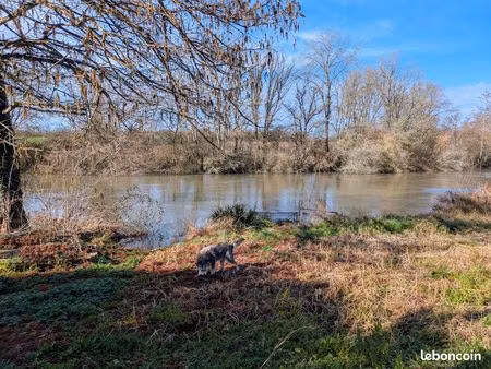 garage à bateau et accès au fleuve charente