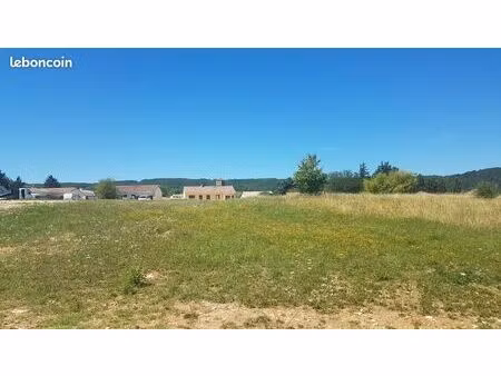 terrain viabilisé 553 m2 avec permis de construire accepté/purgé