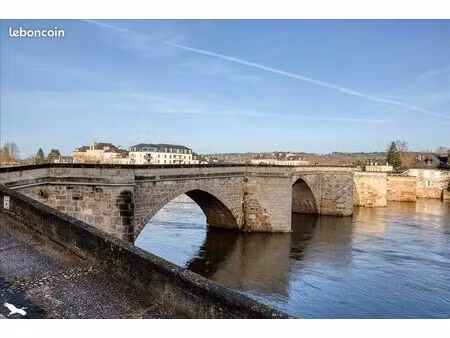 immeuble 400 m² terrasson lavilledieu