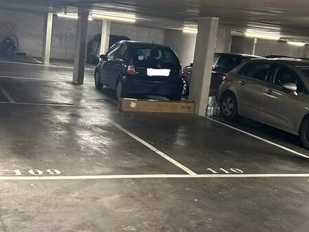 ?️ place de parking sécurisée en sous-sol – fosses centre – disponible immédiatement