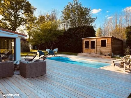 maison de plain-pied de 130 m²  piscine  proche libourne