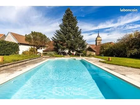 maison 9 pièces 338 m²