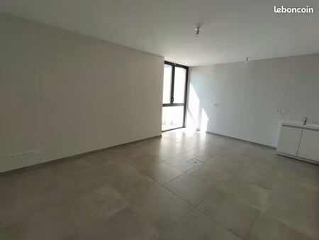 location bureau centre paramédical