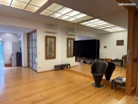 bail commercial / grand studio à louer