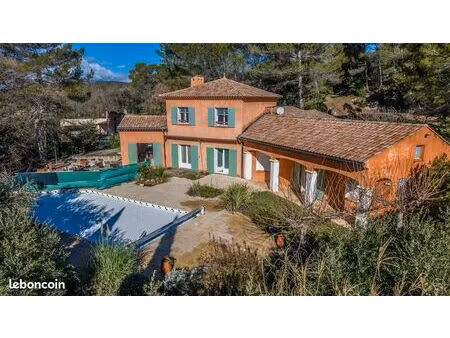 villa 7 pièces 220 m²