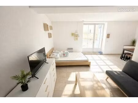 studio meublé loué – rentabilité immédiate – centre beaucaire
