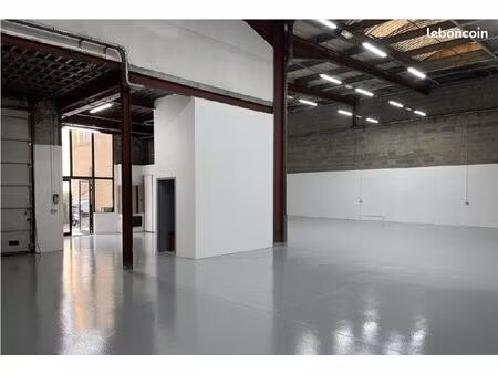 local industriel 557 m²