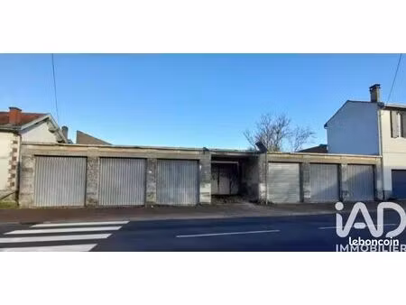 parking/box 596 m² saintes