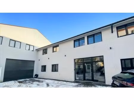 local d'activité 770 m²