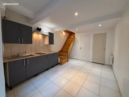 très charmante maison de ville de 68 m2