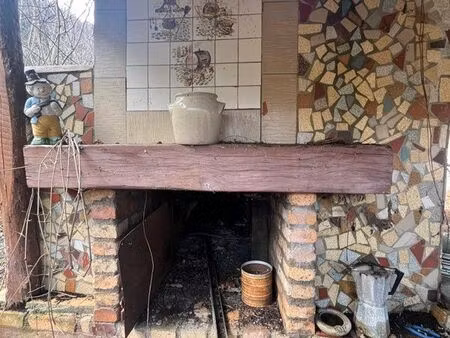 terrain inondable non constructible avec maisonnette garage piscine forage