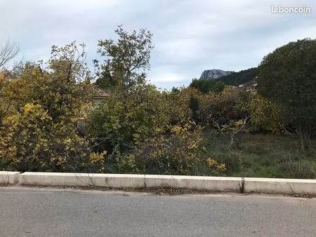 terrain sollies ville 823 m2