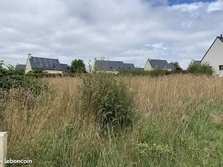 terrain 540 m² guiclan