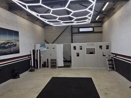 location local activité 65m2