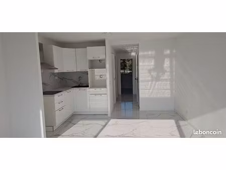 t2 40m la faviere 50m de la plage