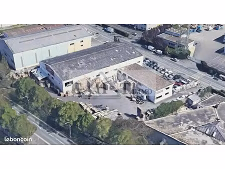 local industriel 1 700 m²