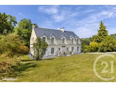 maison 8 pièces 263 m²