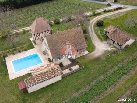 maison 8 pièces 208 m²