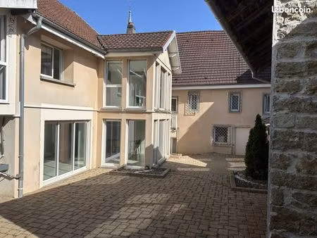 maison de ville 7 pièces 212 m²