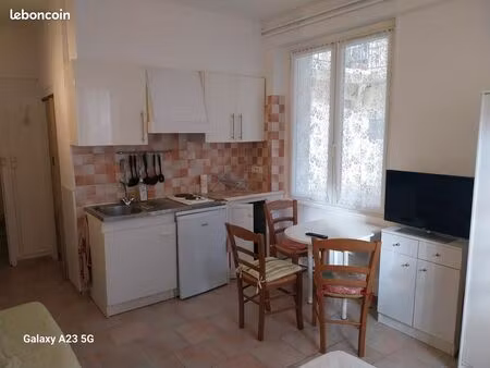 location studio meublé