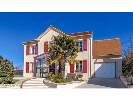 maison contemporaine 155 m2-sous sol total aménagé+ garage-mareil en france