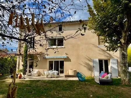 maison 11 pièces 211 m²