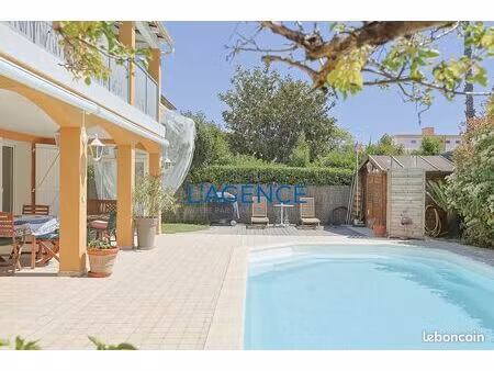 villa 5 pièces 160 m²