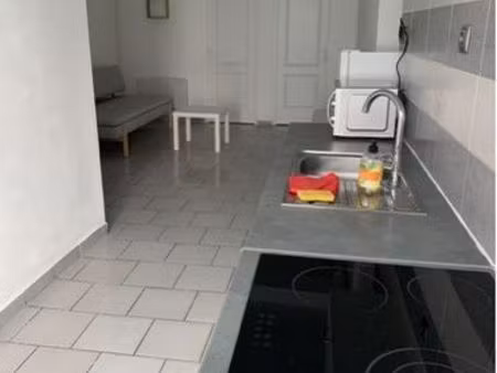 studio meublé et équipé