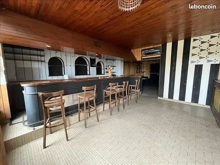 immeuble 270 m² poullaouen