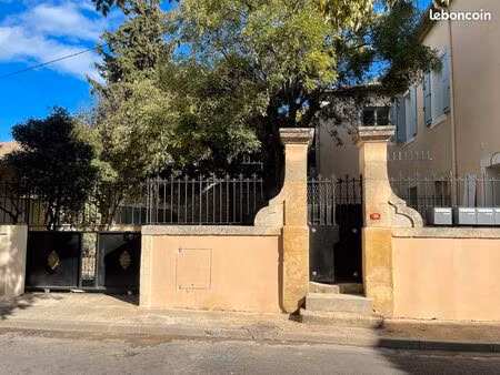 a vauvert  très beau t3 rénové avec jardin  terrasse et pkg