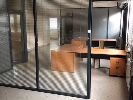 location de bureaux – espace bureau avec hall d'accueil