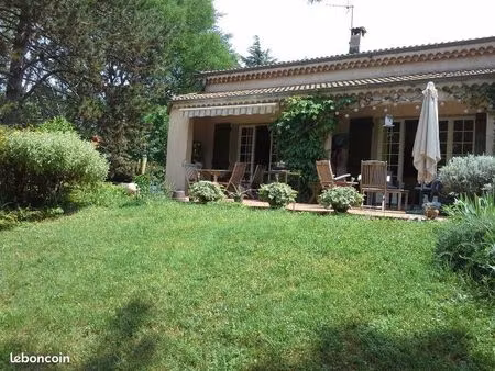 maison individuelle avec piscine