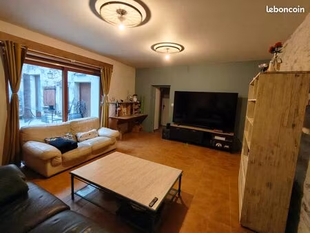 ? maison de village en pierres – 153 m² – 3 chambres – patio – saint-dionisy (30)