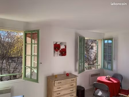 loue très jolie studio meublé 28m2 uzes