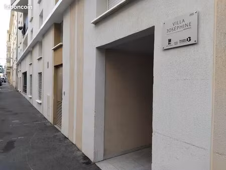 parking privé securisé couvert