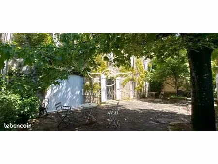 maison 8 pièces 249 m²