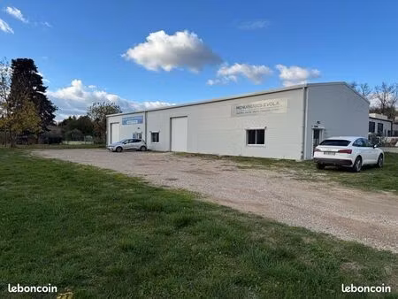 a louer local professionnel 150 m2 terrain 500 m2
