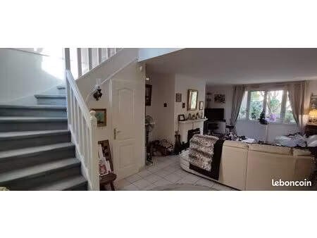 maison 6 pieces + 800 m2 terrain