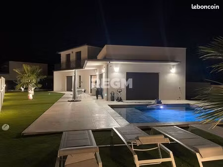 villa 6 pièces 150 m²