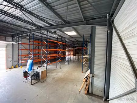 local 750 m² andilly